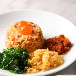 ข้าวผัดพริกขิงปลาดุกฟู