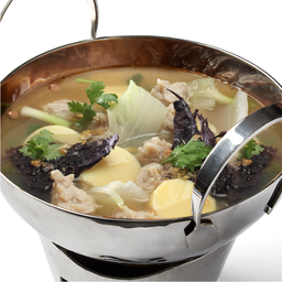 แกงจืดเต้าหู้หมูสับสาหร่าย