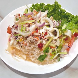 ยำวุ้นเส้นหมึกสด