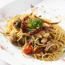 พาสต้าไส้กรอกอิตาเลี่ยน พริกกระเทียม