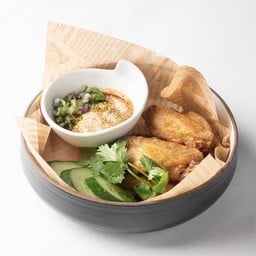 ปีกไก่ทอดน้ำปลา