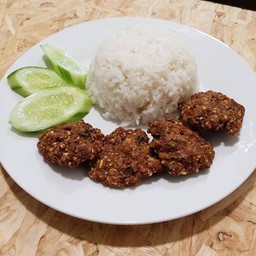 ข้าวลาบทอด