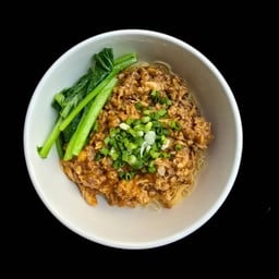 บะหมี่หมูฉีกซอสสเต๊ะ