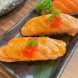 Salmon butter Nigiri ซูชิแซลมอนเบิร์น