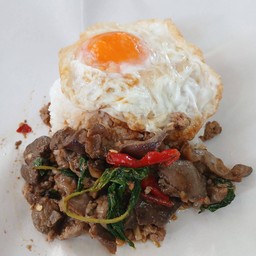 ข้าวราดกะเพราเครื่องใน(ใส่ห่อ)