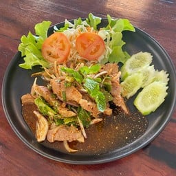 น้ำตกคอหมูย่าง