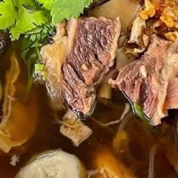 ลาบเป็ด ตำแช่บ ซอยลุงเอก