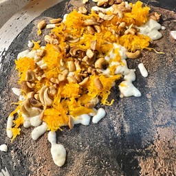 แป้งชาโคล ใส่นูเทลล่า+ชีสยืด+ฝอยทอง+เม็ดมะม่วง