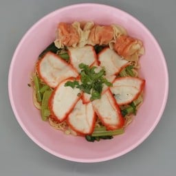 ชายสี่บะหมี่เกี๊ยว ข้าวขาหมู byผู้ชายลวกๆ