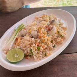 ข้าวผัดรวมใหญ่