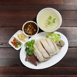 ข้าวมันไก่ต้ม เนื้อหนังน่องเลือด