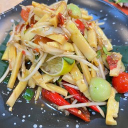 ตำหน่อไม้