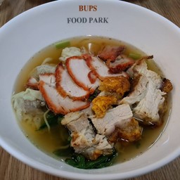 บะหมี่แดงกรอบ