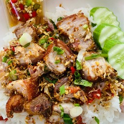 หมูกรอบคั่วพริกเกลือ
