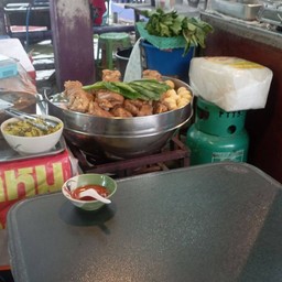 ข้าวขาหมูพะโล้ + ไข่