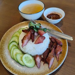 ข้าวหมูแดดเดียวพร้อมน้ำซุปมิโซะ+น้ำจิ้มแจ่ว