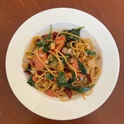 สปาเก็ตตี้ไส้กรอกพริกแห้ง