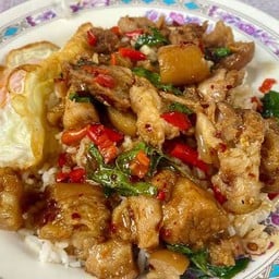 ข้าวกระเพราขาหมู