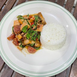 กะเพราไข่ระเบิดหมูหลงป่า