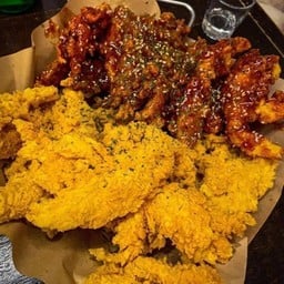 (คละ10ชิ้น)ปีกบน+ไก่ไม่มีกระดูกคลุกซอส