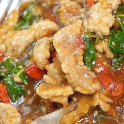 ราดหน้ากะเพรา