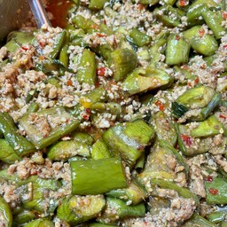 มะเขือยาวหมูสับ