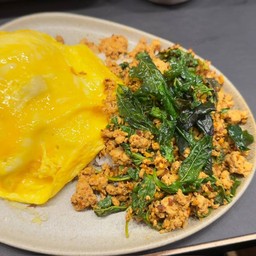 ้ข้าวใกล้ฉันหมูสับ + ไข่ข้น