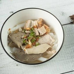 ก๋วยจั๊บ น้ำใส