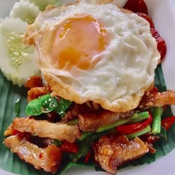 คะน้าหมูกรอบ