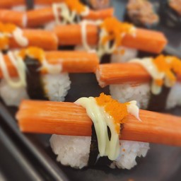 ซูชิ ปูอัด ราดมายองเนส ฉ่ำๆ