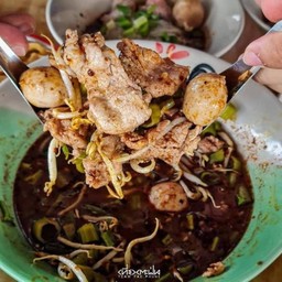 เกาเหลาน้ำตก