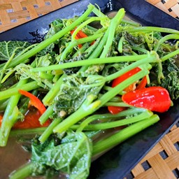 ยอดมะระน้ำมันหอย