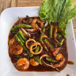 ผัดพริกแกงทะเล