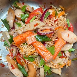 ยำมาม่ารวม