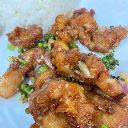ไก่คั่วพริกเกลือ ราดข้าว