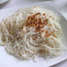 เส้นหมี่ลวกกระเทียมเจียว