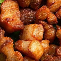 หมูสามชั้นทอดน้ำปลา