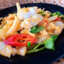 หมึกผัดผงกะหรี่