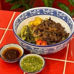 C5 บะหมี่ไข่อบหมูบ๊ะเต็งไข่นกกระทาสูตรเยาวราช