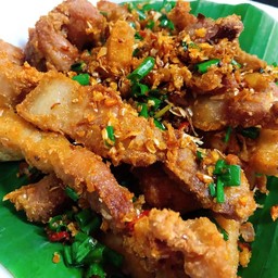หมูสามชั้นคั่ว-พริกเกลือ