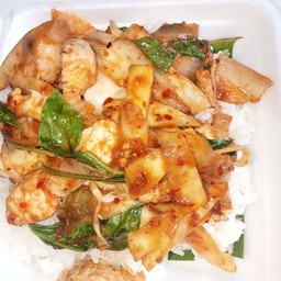 พริกแกงหมูสามชั้นใส่หน่อไม้ดอง