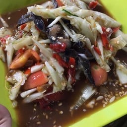 ชมพู่ พาแซ่บ จิ้มจุ่มลาบร้อยเอ็ด