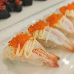 ซูชิ กุ้งลาวา ออนท็อปไข่กุ้ง