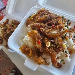 ไก่กรอบพริกเกลือราดข้าว