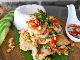 หมึกคั่วพริกเกลือราดข้าว