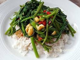 ผัดผักบุ้ง