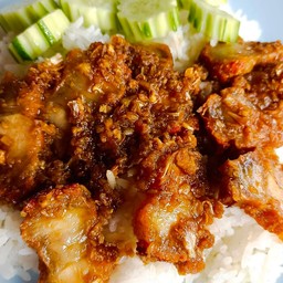 หมูกรอบกระเทียม