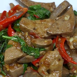 ข้าว ตับผัดพริกสดโหระพา