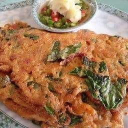 ไข่เจียวพริกแกงโหระพา