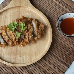 หมูทอด (กับข้าว)